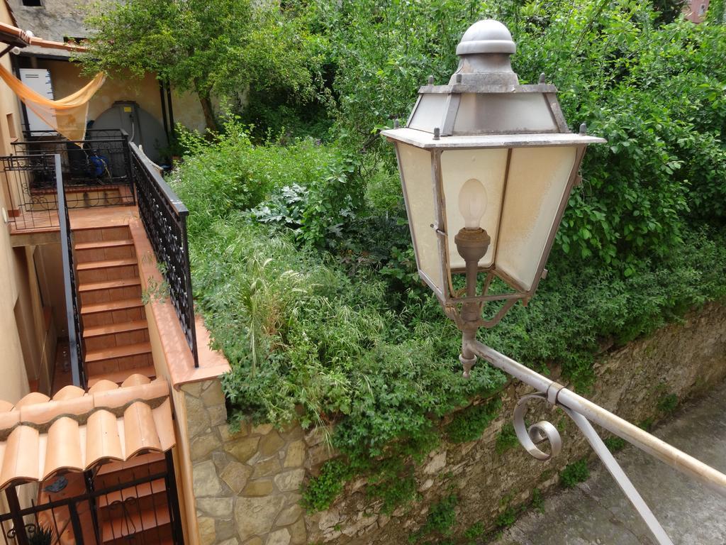 Hysnara Affittacamere Isnello Exterior foto